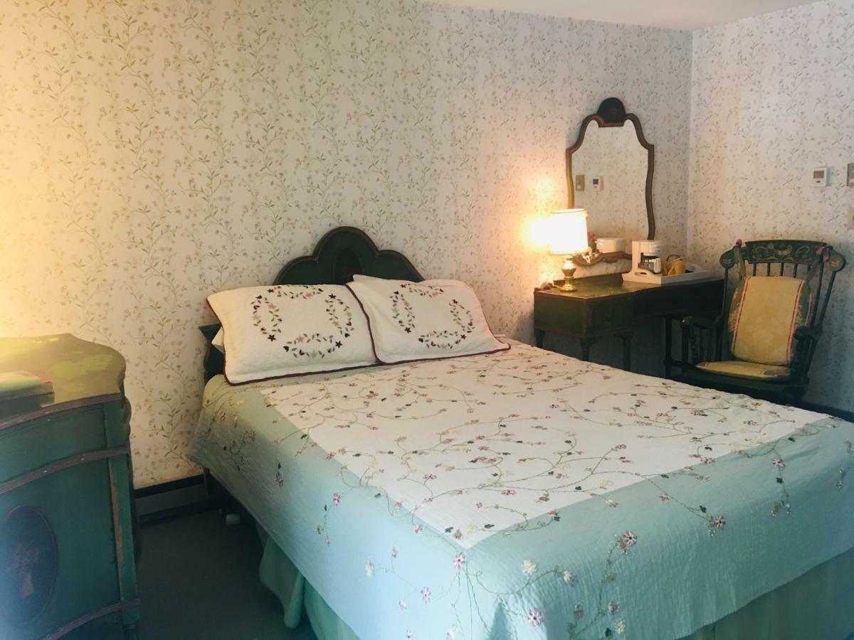 Carriage Barn Inn Кін Екстер'єр фото