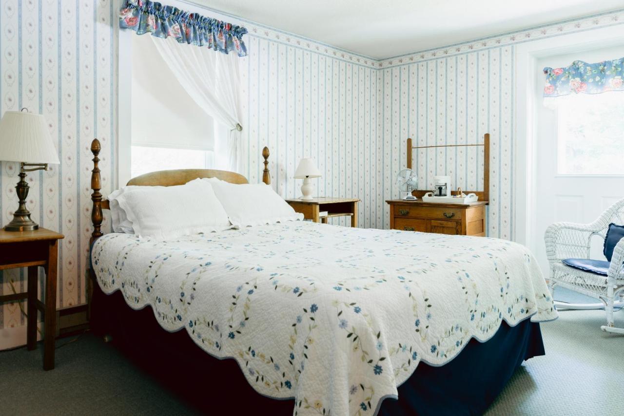 Carriage Barn Inn Кін Екстер'єр фото